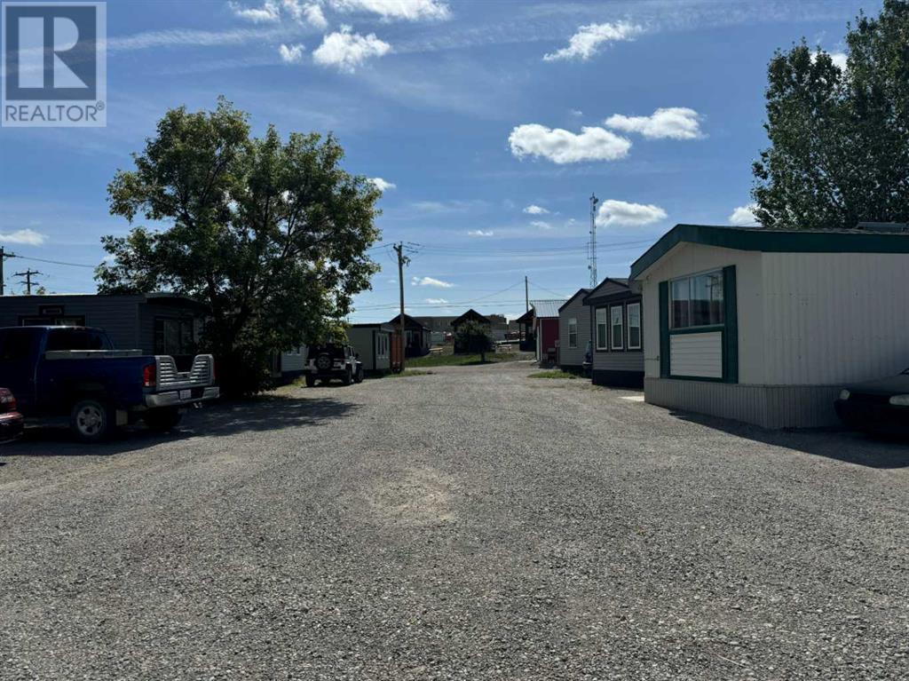 1048 Elk Avenue, Pincher Creek, Alberta  T0K 1W0 - Photo 4 - A2162951