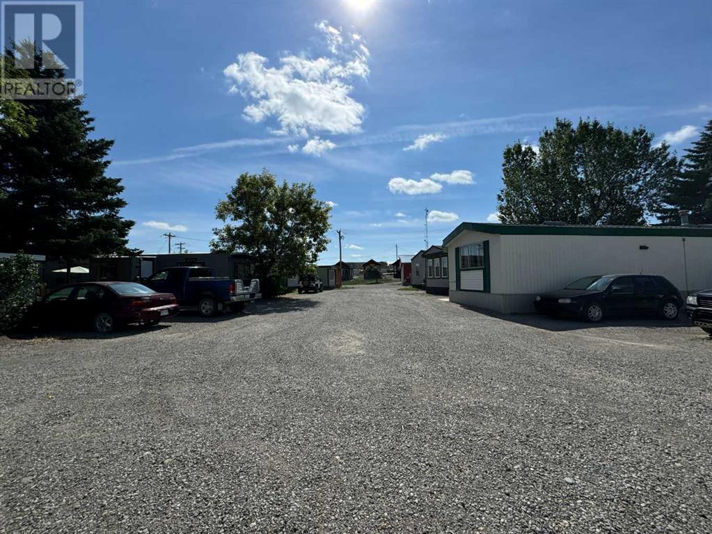 1048 Elk Avenue, Pincher Creek, Alberta  T0K 1W0 - Photo 3 - A2162951
