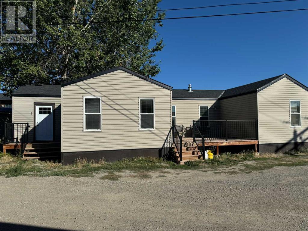 1048 Elk Avenue, Pincher Creek, Alberta  T0K 1W0 - Photo 11 - A2162951