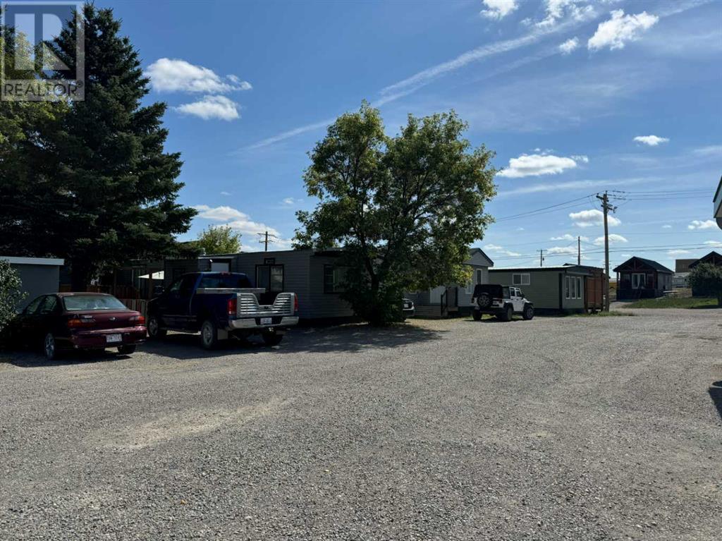 1048 Elk Avenue, Pincher Creek, Alberta  T0K 1W0 - Photo 2 - A2162951