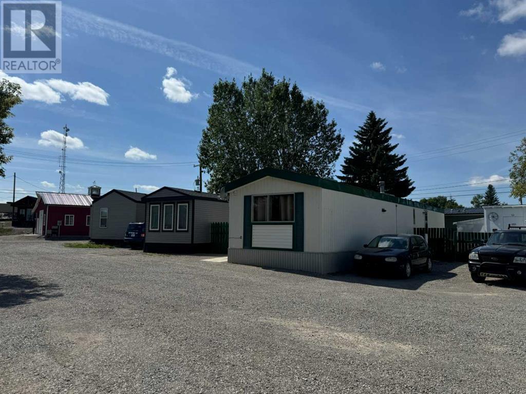 1048 Elk Avenue, Pincher Creek, Alberta  T0K 1W0 - Photo 1 - A2162951