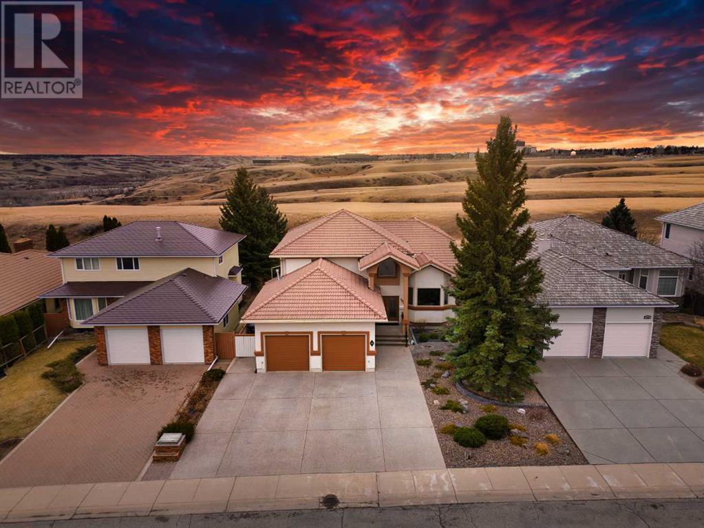 141 Coachwood Point W, Lethbridge, Alberta  T1K 6A6 - Photo 2 - A2106765