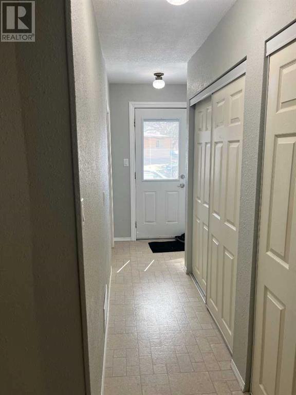 324 2  W, Bow Island, Alberta  T0K 0G0 - Photo 6 - A2212052