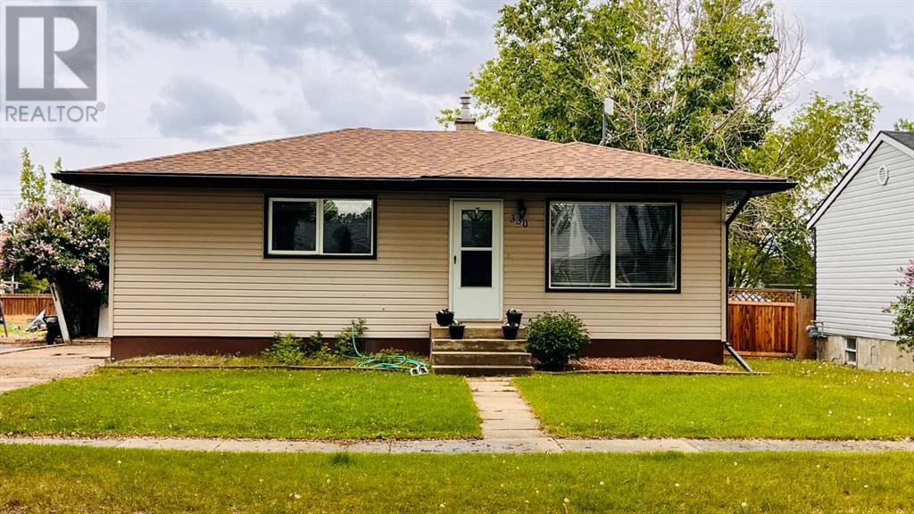 330 3rd Avenue E, Bow Island, Alberta