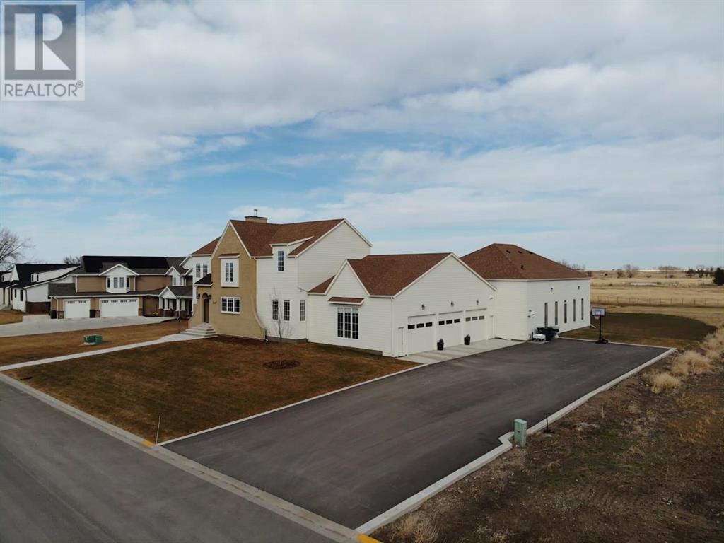 247 N 2 Street E, Magrath, Alberta  T0K 1J0 - Photo 2 - A2201725
