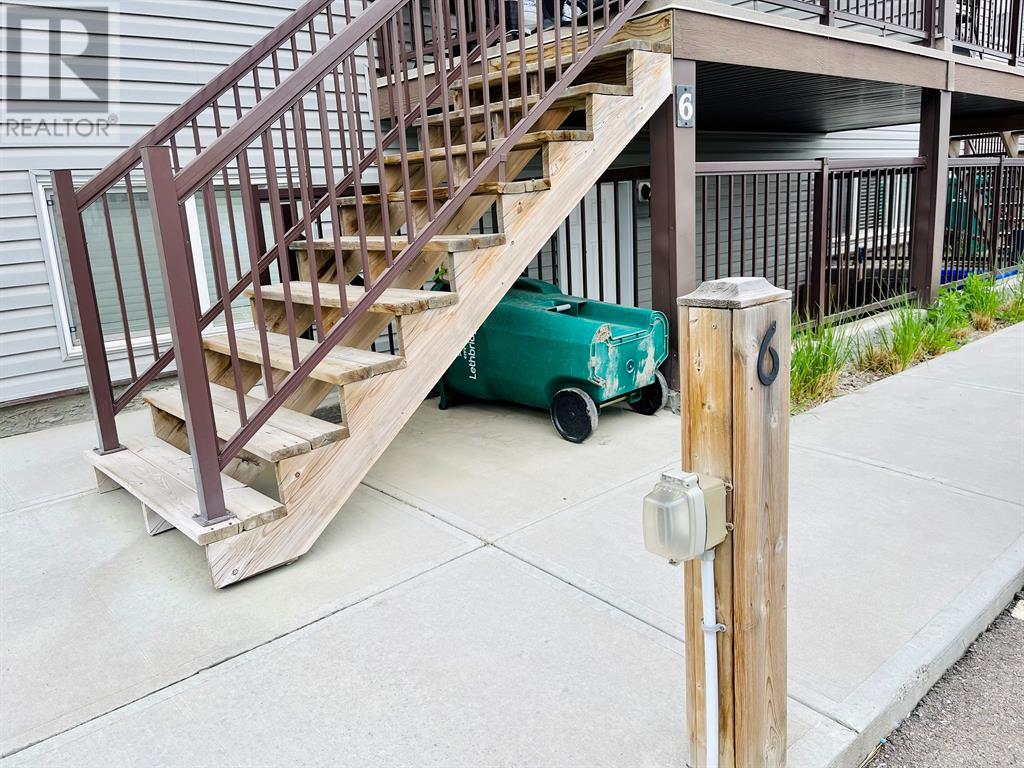 6, 103 Crocus Terrace W, Lethbridge, Alberta  T1J 5J3 - Photo 4 - A2213378