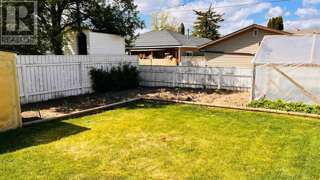 130 2 Avenue W, Bow Island, Alberta  T0K 0G0 - Photo 31 - A2224361