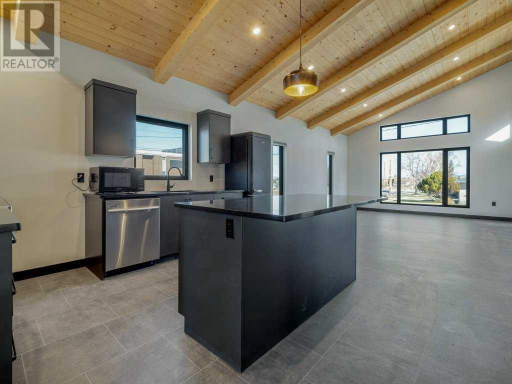 686 Lacombe Street, Pincher Creek, Alberta  T0K 1W0 - Photo 12 - A2207854