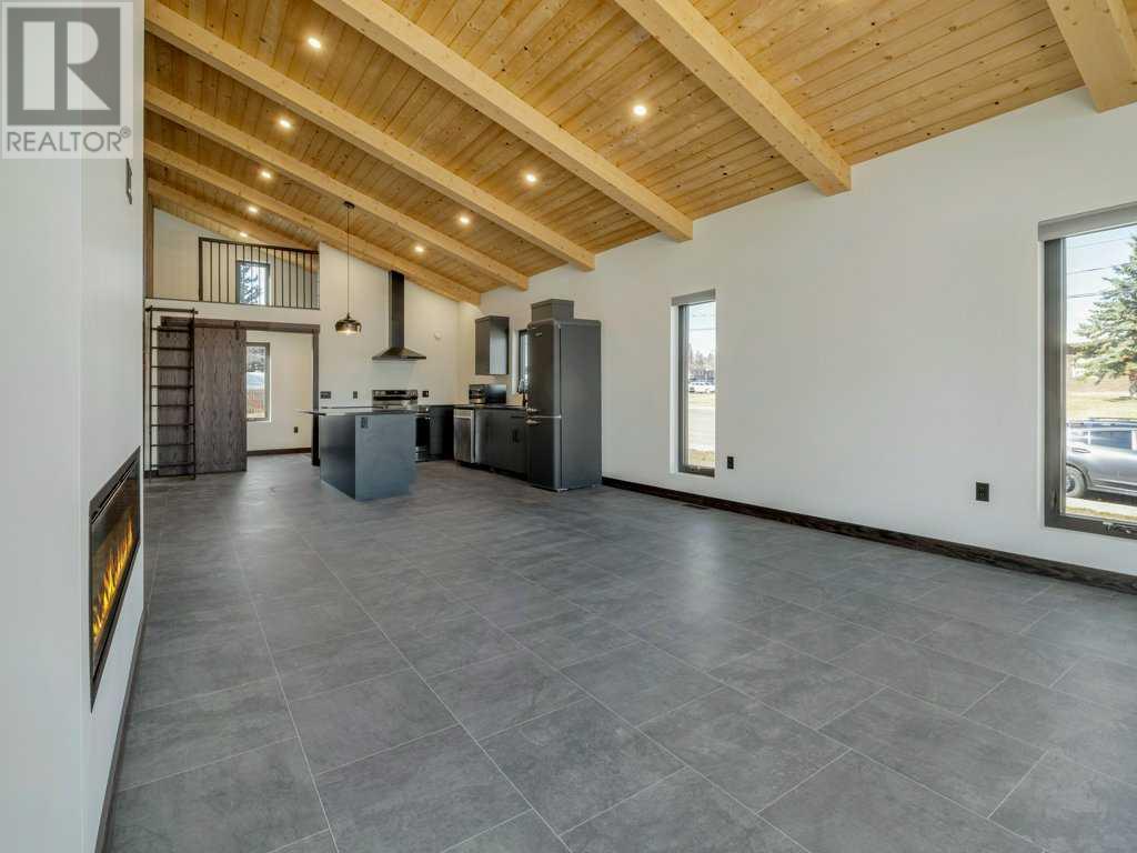 686 Lacombe Street, Pincher Creek, Alberta  T0K 1W0 - Photo 5 - A2207854