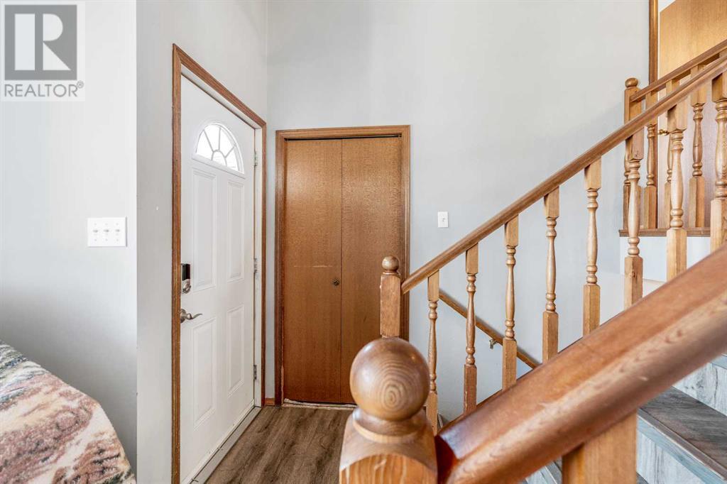 199 Mt Crandell Crescent W, Lethbridge, Alberta  T1K 6M2 - Photo 4 - A2229483