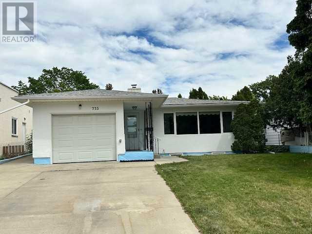 733 4 Street S, Lethbridge, Alberta