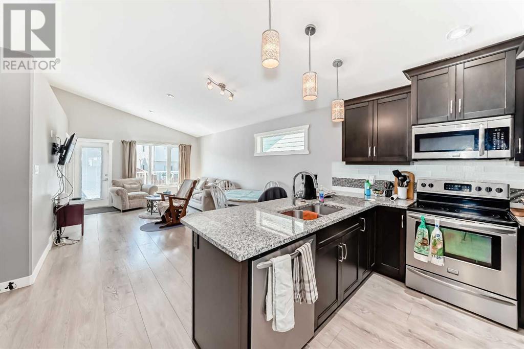 612 Aquitania Boulevard W, Lethbridge, Alberta  T1J 5G5 - Photo 8 - A2230894