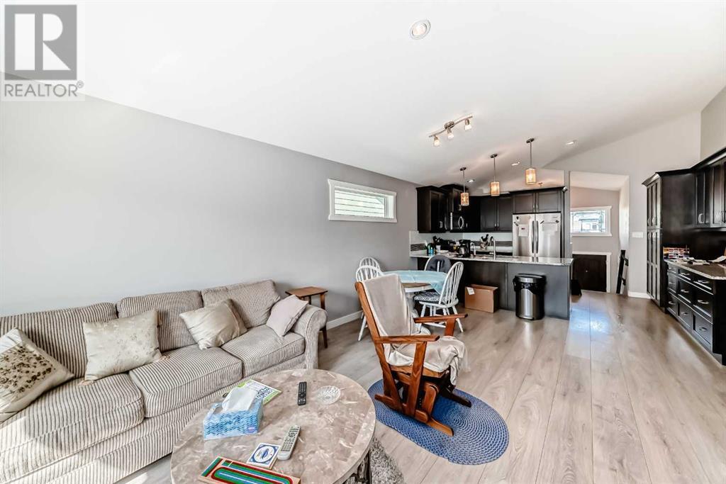 612 Aquitania Boulevard W, Lethbridge, Alberta  T1J 5G5 - Photo 13 - A2230894