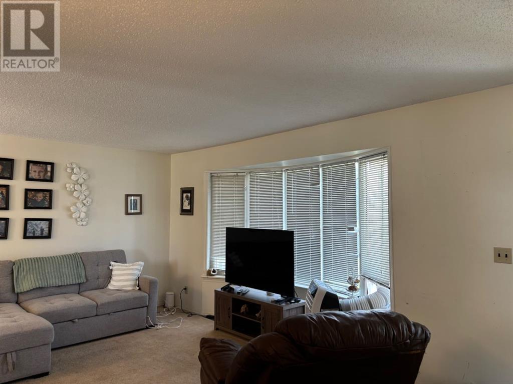 35 S 2 Street E, Magrath, Alberta  T0K 1J0 - Photo 4 - A2233080