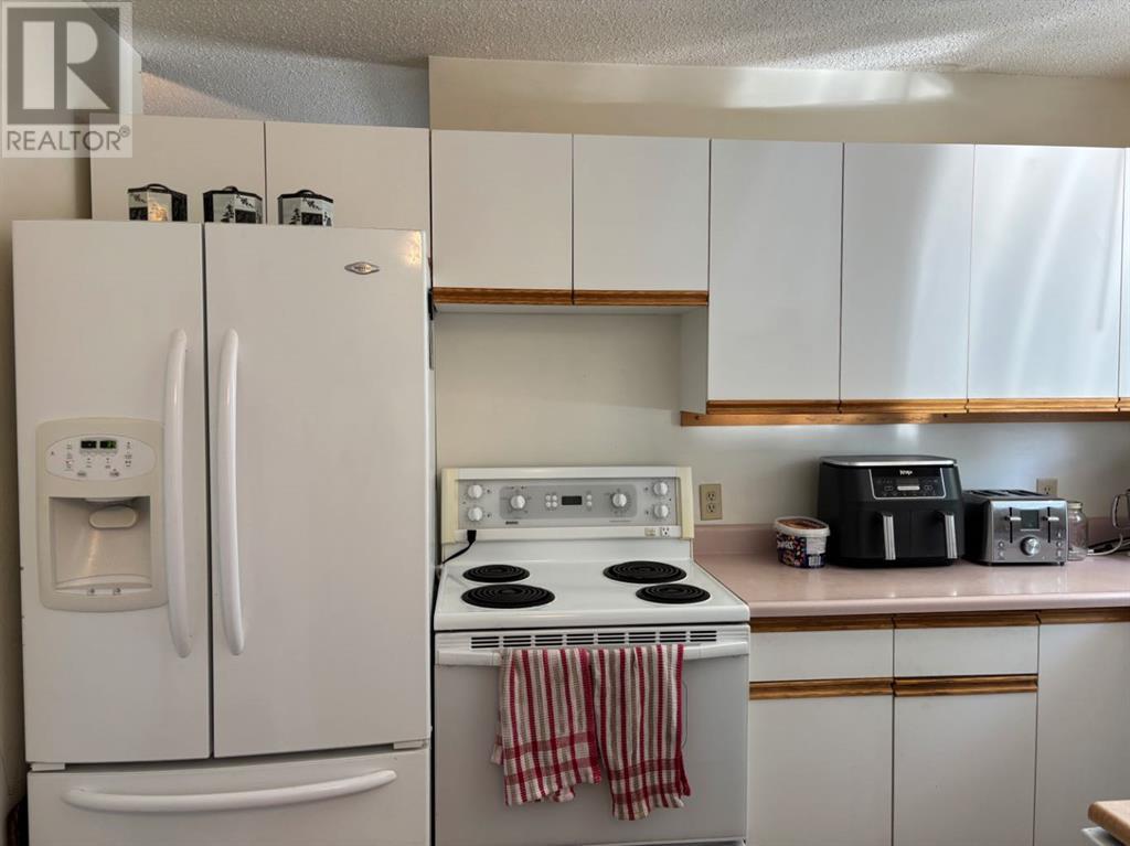 35 S 2 Street E, Magrath, Alberta  T0K 1J0 - Photo 8 - A2233080