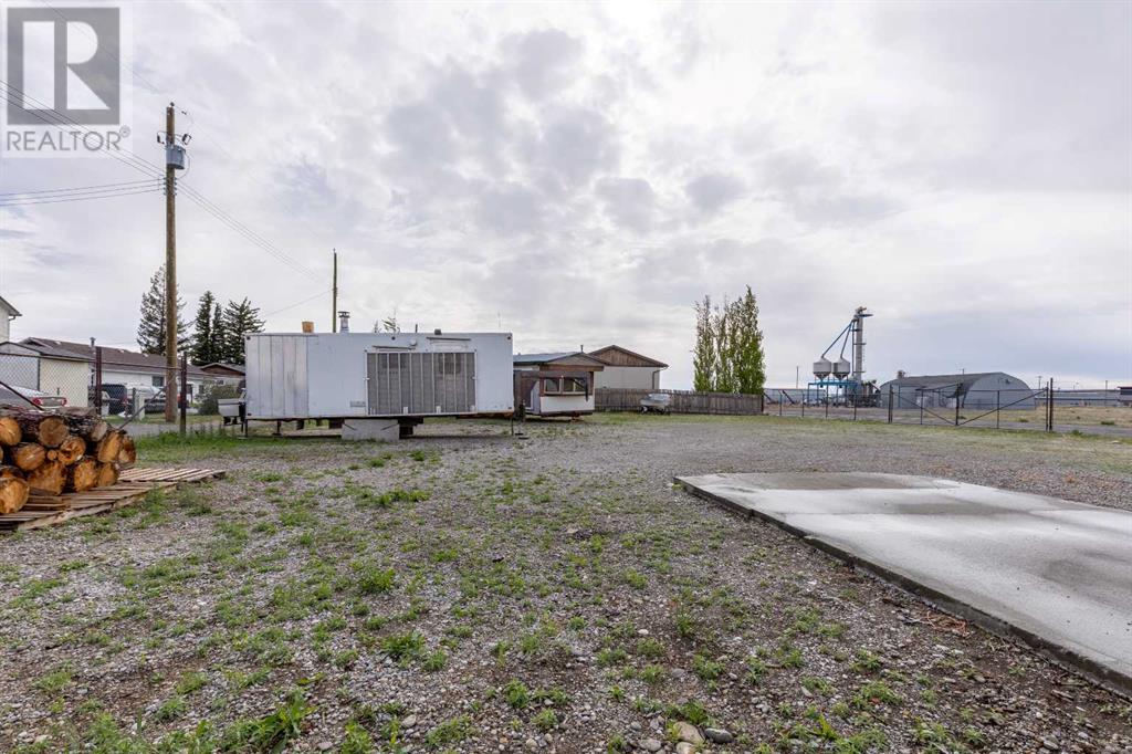 201 & 215 15 Street, Fort Macleod, Alberta  T0L 0Z0 - Photo 7 - A2221719