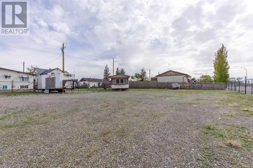 201 & 215 15 Street, Fort Macleod, Alberta  T0L 0Z0 - Photo 8 - A2221719