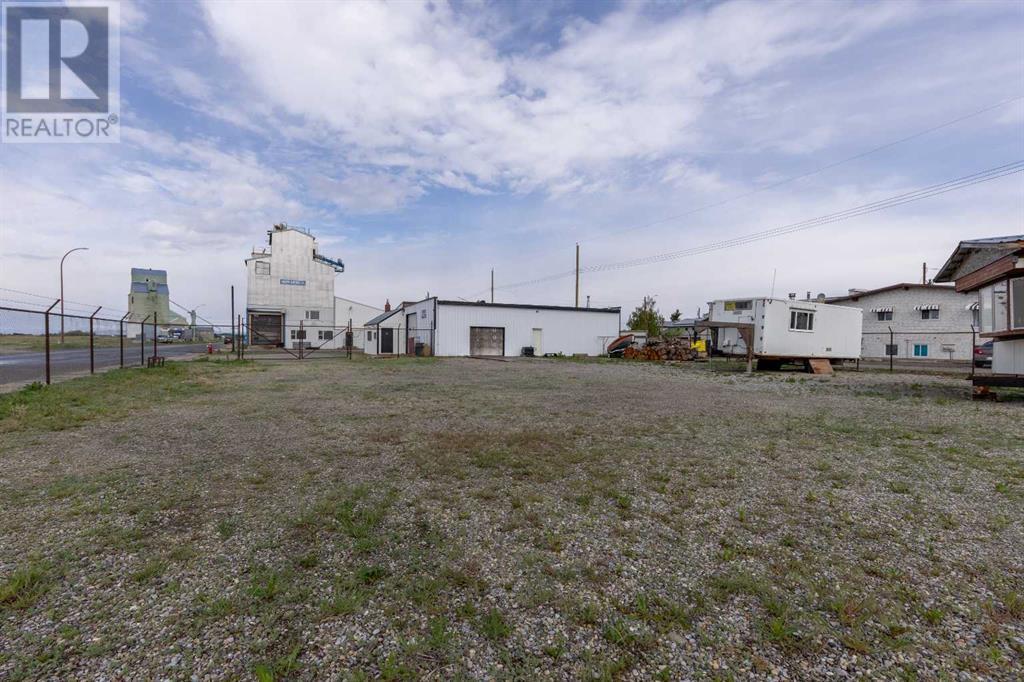 201 & 215 15 Street, Fort Macleod, Alberta  T0L 0Z0 - Photo 9 - A2221719