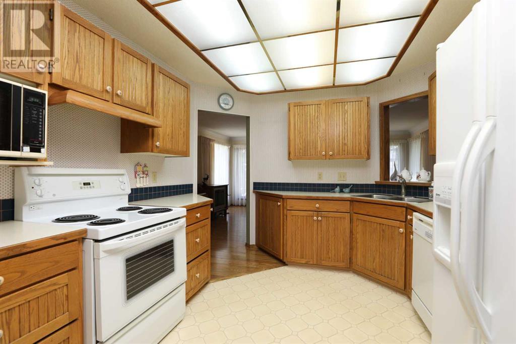 90 Tudor Crescent S, Lethbridge, Alberta  T1K 5C8 - Photo 16 - A2226364