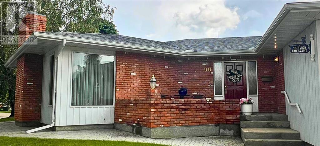 90 Tudor Crescent S, Lethbridge, Alberta  T1K 5C8 - Photo 3 - A2226364