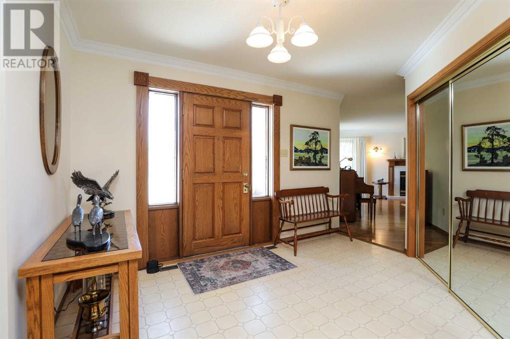 90 Tudor Crescent S, Lethbridge, Alberta  T1K 5C8 - Photo 4 - A2226364