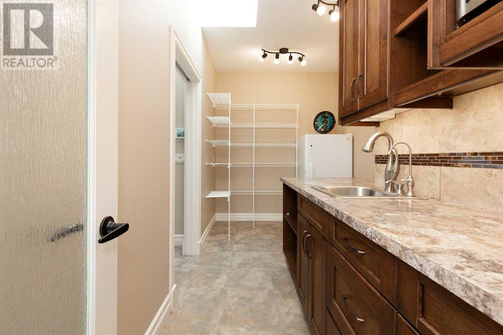 969 Canyonview Place W, Lethbridge, Alberta  T1K 5R9 - Photo 13 - A2233589
