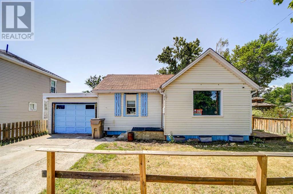 220 Dufferin Street, Granum, Alberta