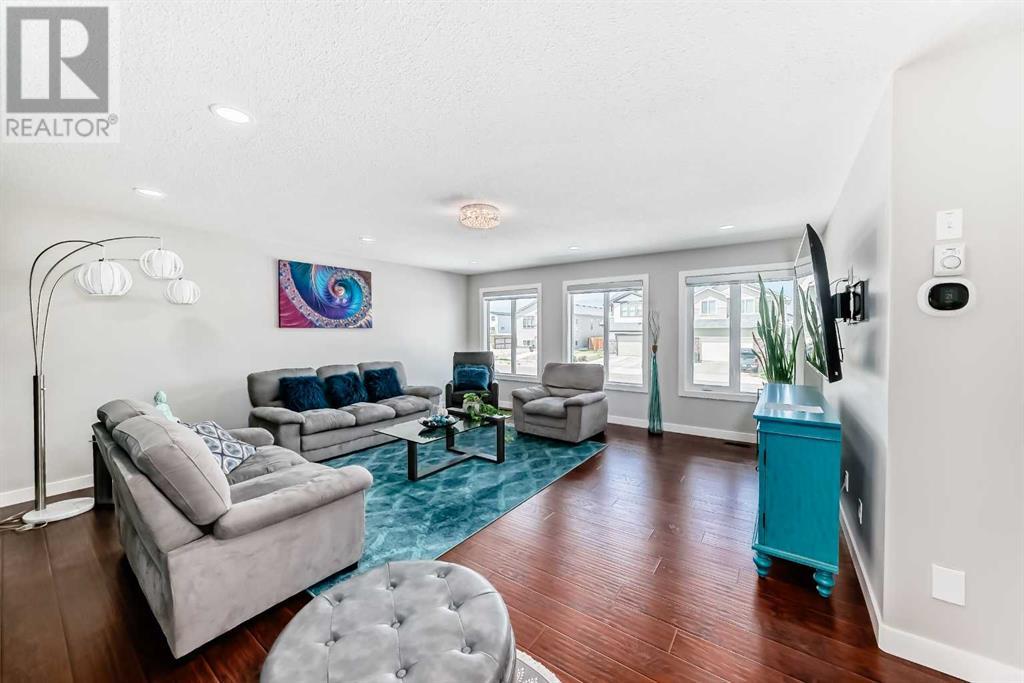 636 Aquitania Boulevard W, Lethbridge, Alberta  T1J 5G5 - Photo 3 - A2218706