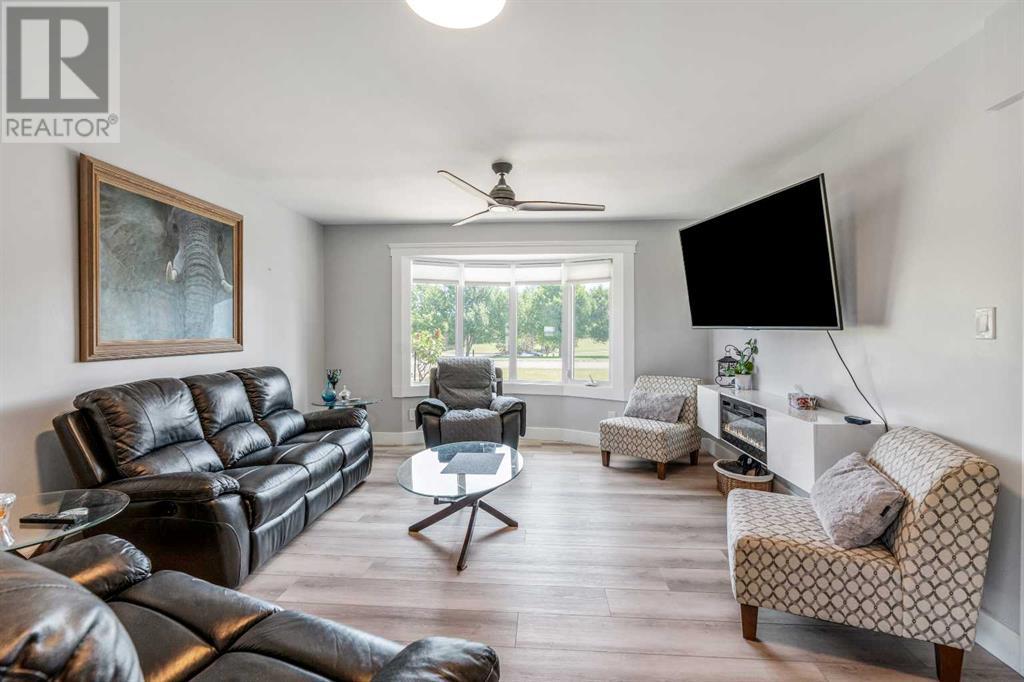 228 Centre Street, Magrath, Alberta  T0K 1J0 - Photo 6 - A2233409