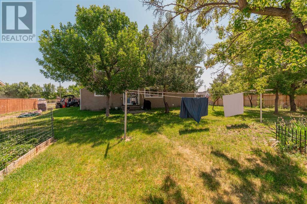 228 Centre Street, Magrath, Alberta  T0K 1J0 - Photo 31 - A2233409