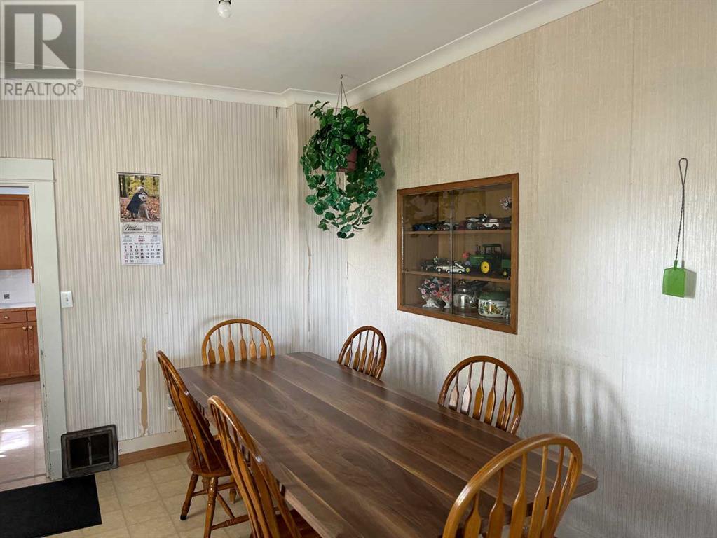 111 7th Avenue W, Bow Island, Alberta  T0K 0G0 - Photo 5 - A2234359