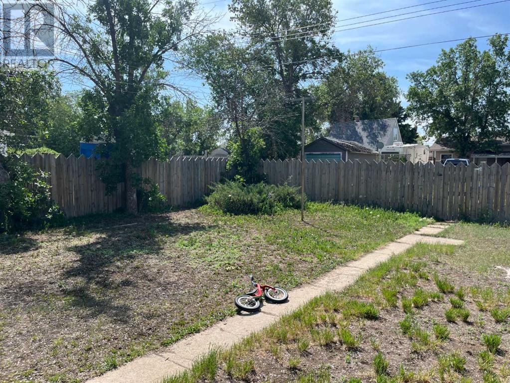 111 7th Avenue W, Bow Island, Alberta  T0K 0G0 - Photo 24 - A2234359