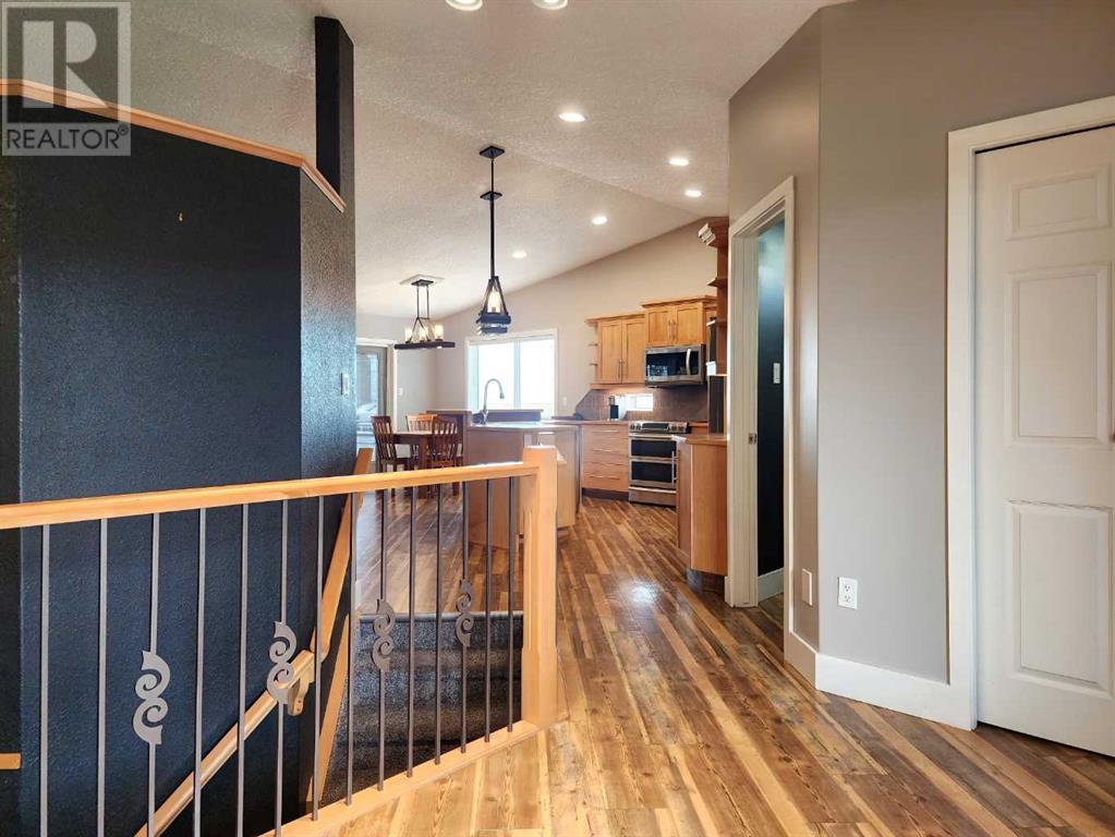 11 Link Spur, Claresholm, Alberta  T0L 0T0 - Photo 5 - A2197770