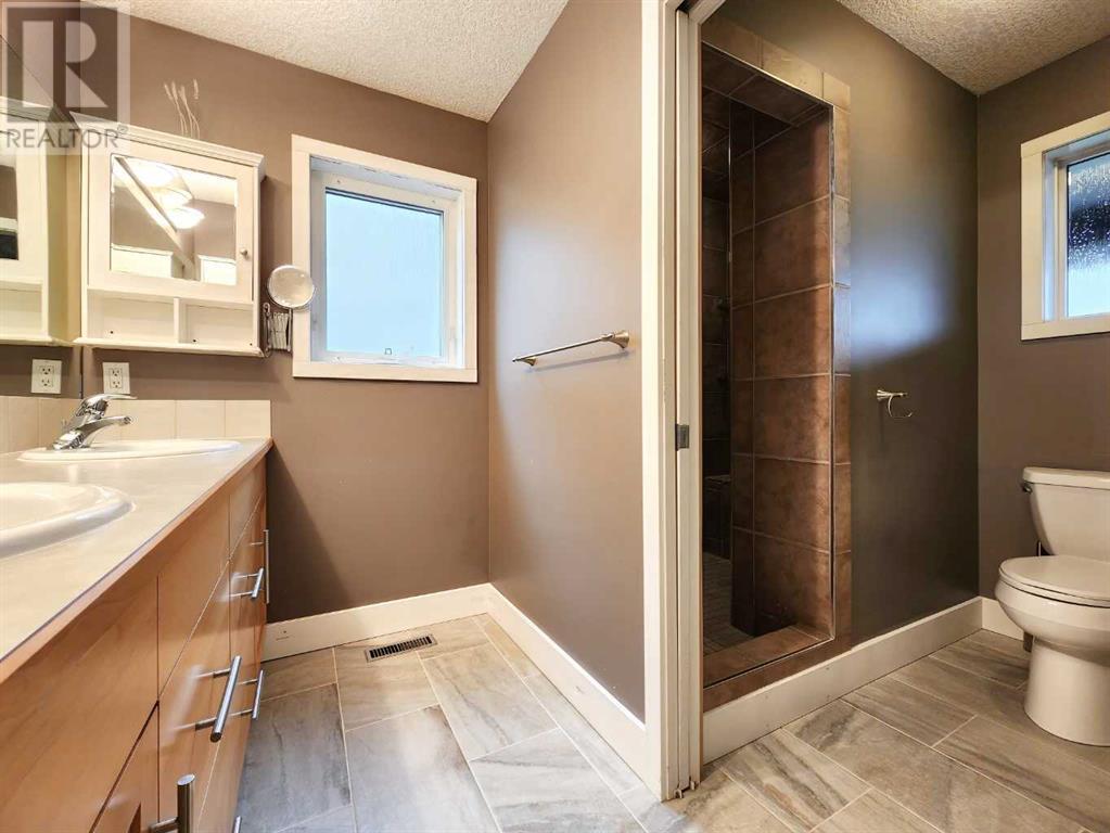 11 Link Spur, Claresholm, Alberta  T0L 0T0 - Photo 24 - A2197770