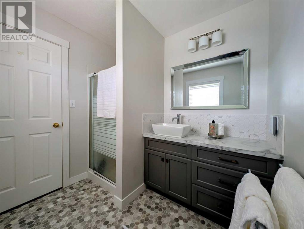 230 E 2 Avenue N, Magrath, Alberta  T0K 1J0 - Photo 8 - A2227828