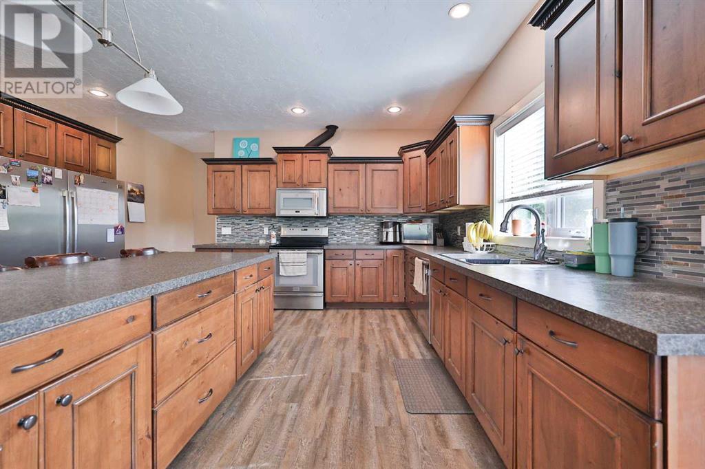 24 N 2a Street E, Magrath, Alberta  T0K 1J0 - Photo 9 - A2236266