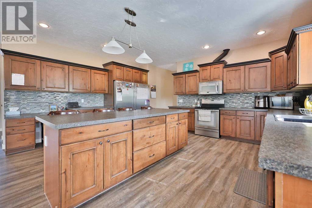 24 N 2a Street E, Magrath, Alberta  T0K 1J0 - Photo 8 - A2236266