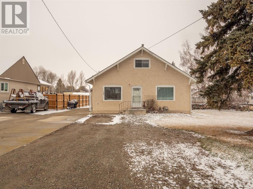 529 4 Street W, Cardston, Alberta