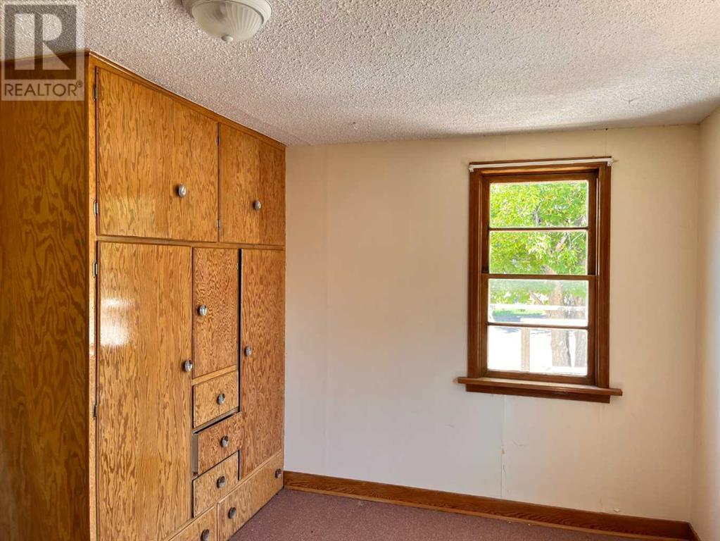 201 4th Avenue E, Bow Island, Alberta  T0K 0G0 - Photo 6 - A2236173