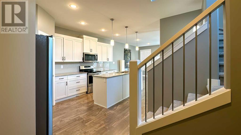 602 Bluebell Bay W, Lethbridge, Alberta  T1J 5S5 - Photo 3 - A2236707