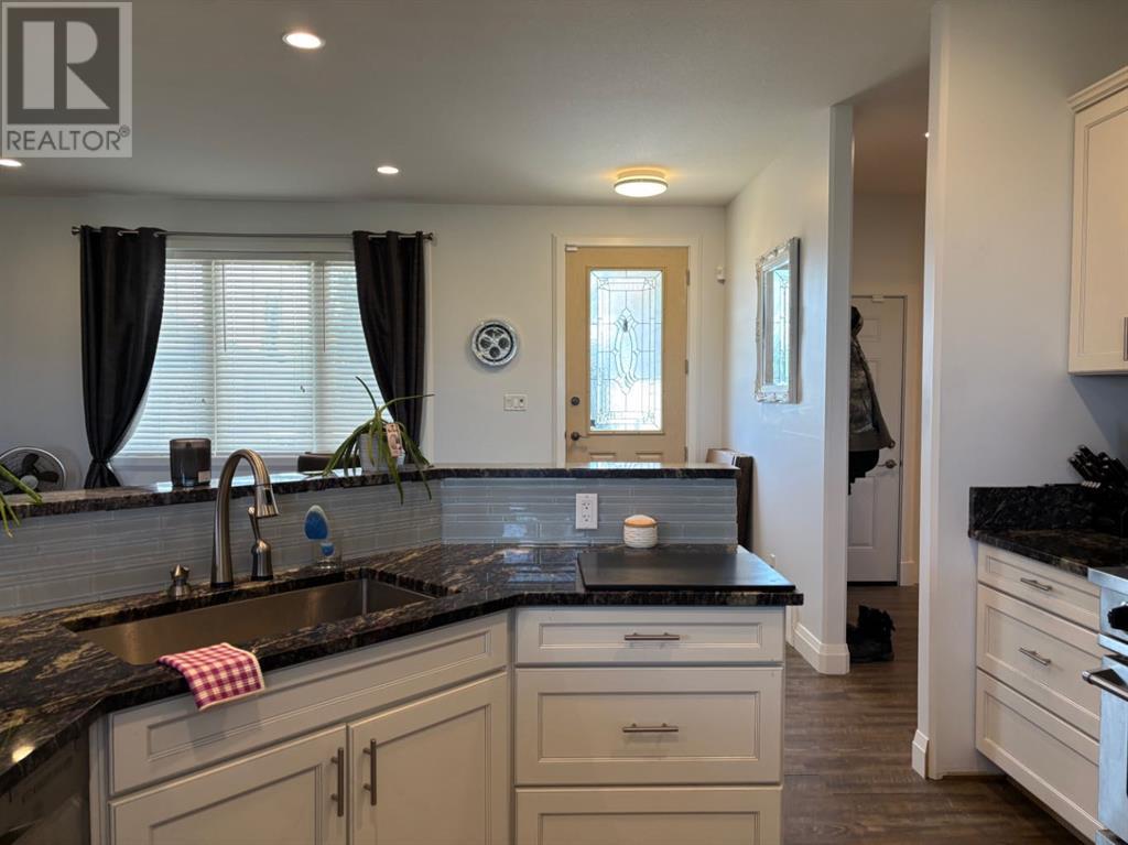 73 Copperleaf Bay, Magrath, Alberta  T0K 1J0 - Photo 9 - A2224819