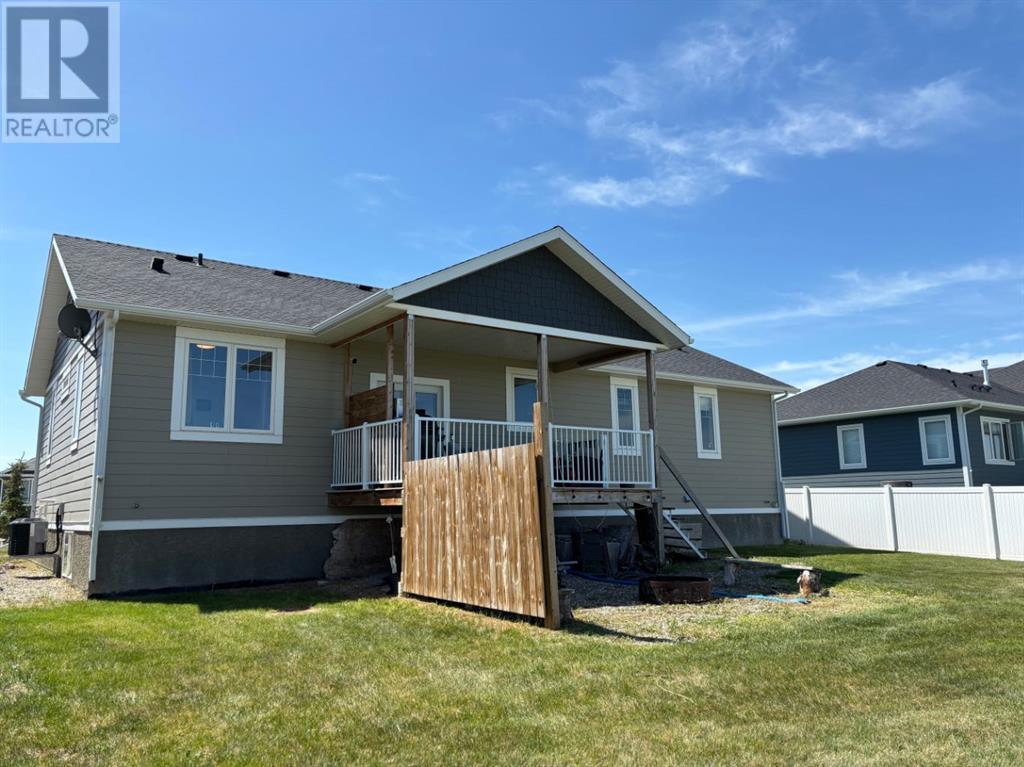 73 Copperleaf Bay, Magrath, Alberta  T0K 1J0 - Photo 41 - A2224819
