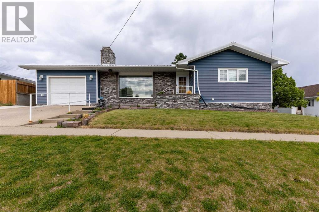 275 2 Street W, Cardston, Alberta