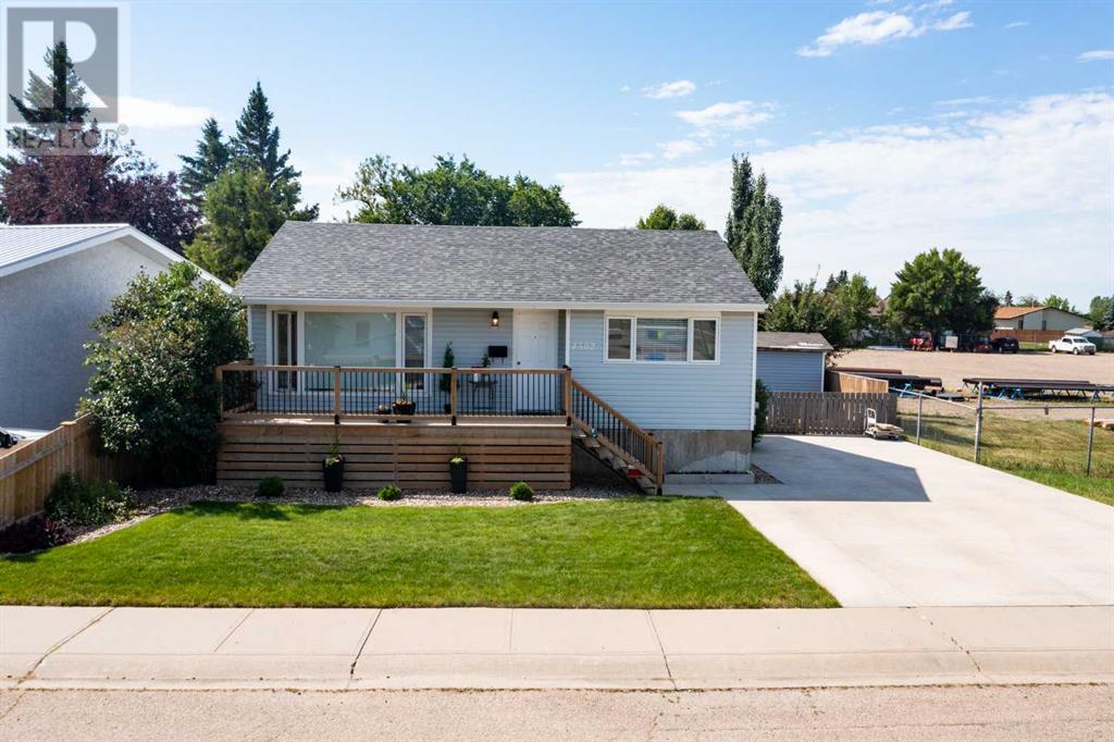 4502 Heritage Place, Taber, Alberta