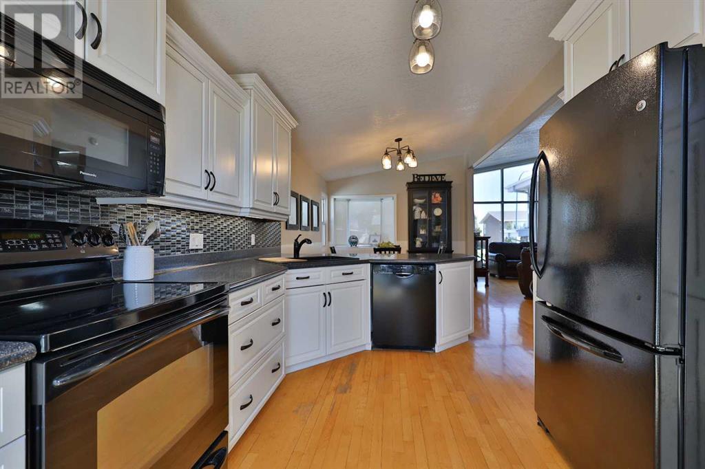 3218 Lakeside Road S, Lethbridge, Alberta  T1K 3H4 - Photo 12 - A2237357