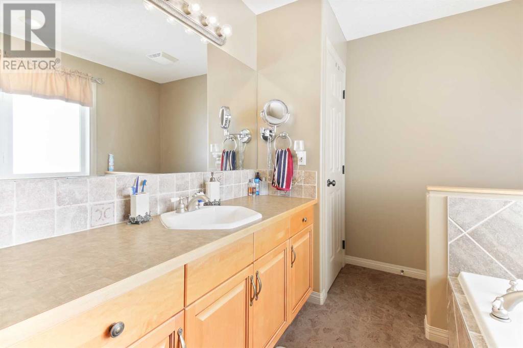 86 Heritage Boulevard W, Lethbridge, Alberta  T1K 6R9 - Photo 24 - A2237590