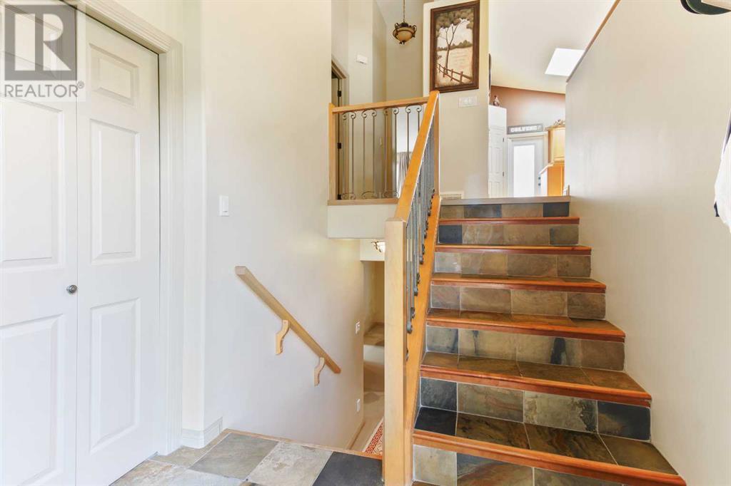 86 Heritage Boulevard W, Lethbridge, Alberta  T1K 6R9 - Photo 3 - A2237590
