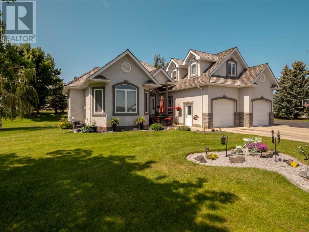 321 10 Street W, Cardston, Alberta