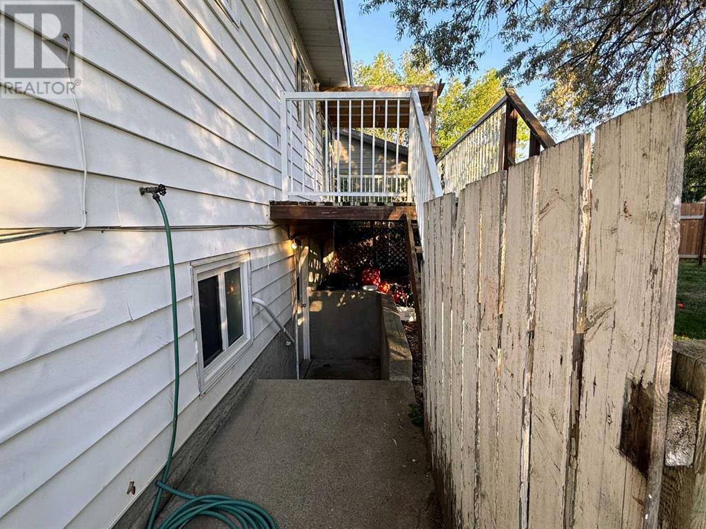 400 Mcmaster Boulevard W, Lethbridge, Alberta  T1K 4L3 - Photo 24 - A2226866