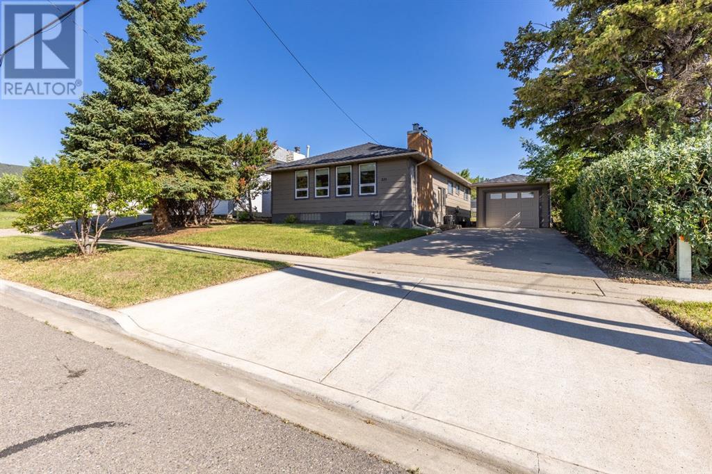 355 2 Avenue W, Cardston, Alberta  T0K 0K0 - Photo 33 - A2236214